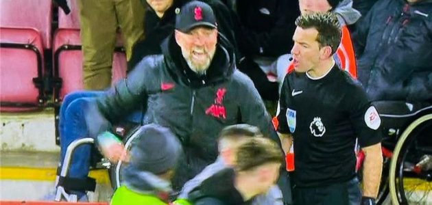 صور وفيديو | الغضب يسيطر على كلوب بعد سباعية ليفربول أمام مانشستر يونايتد