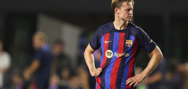 دي يونج: كنت أتمنى الوصول بعيدا في دوري أبطال أوروبا مع برشلونة